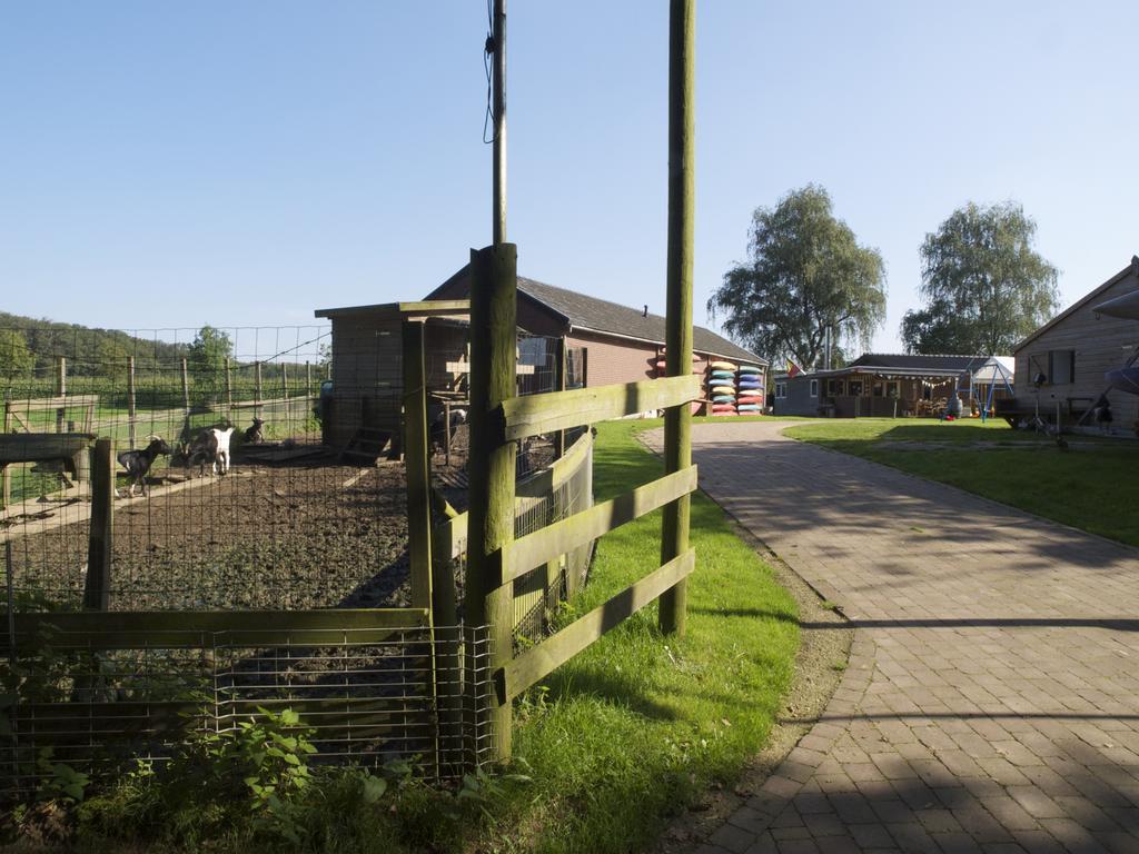 Holiday Home Ossa Basecamp Sint Odilienberg Room photo